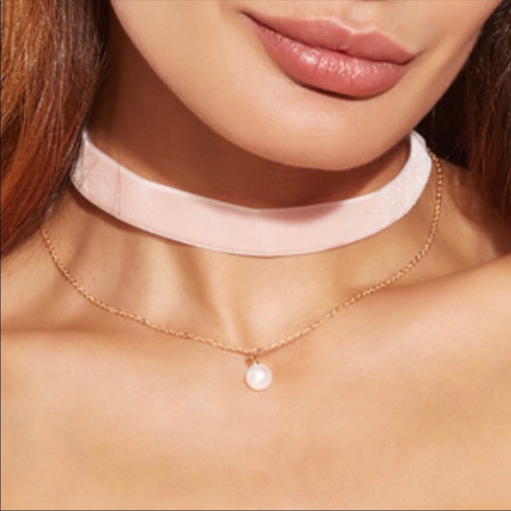 Velvet choker Pearl necklace - Picture 3 of 5